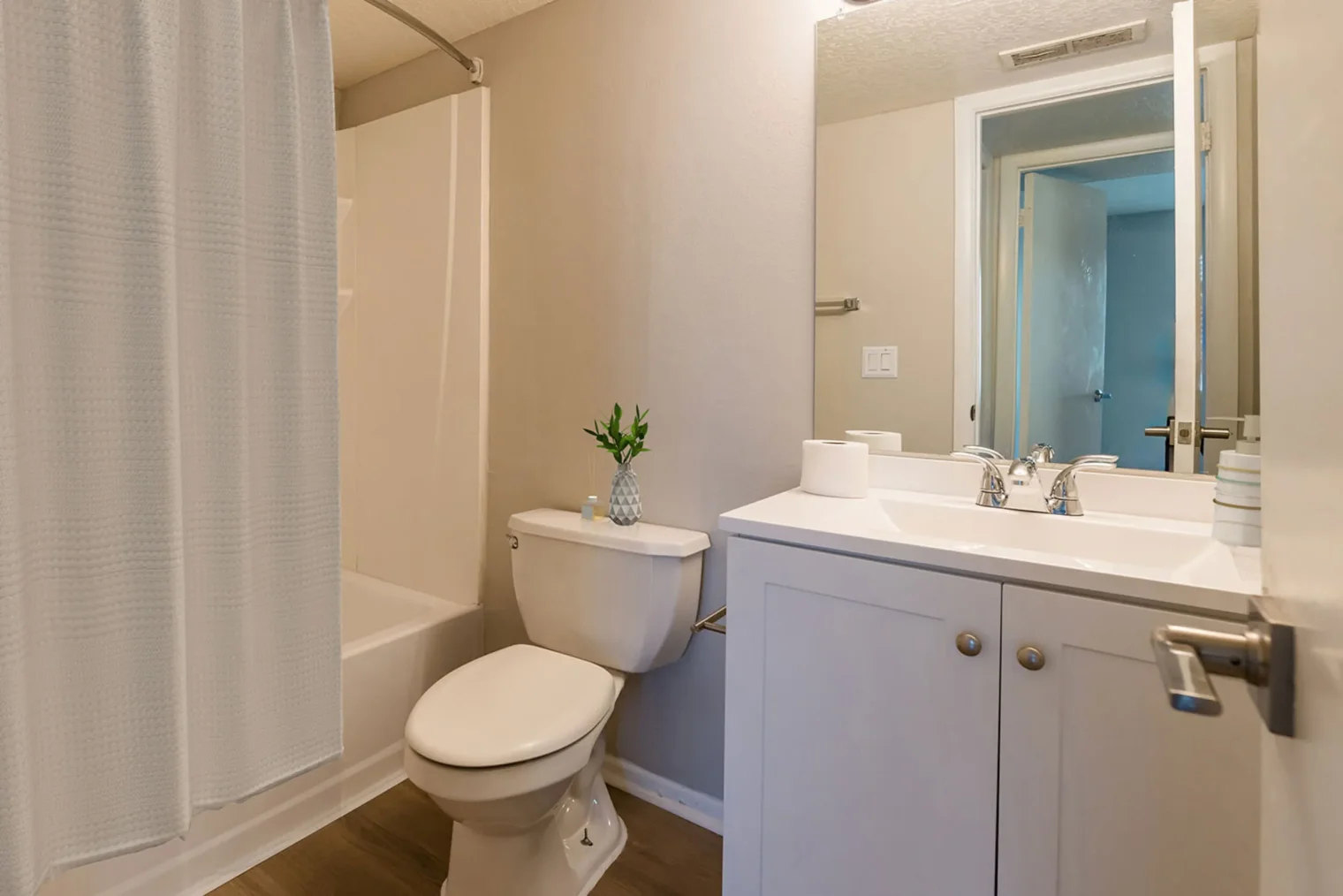 palmviewcove private bathroom