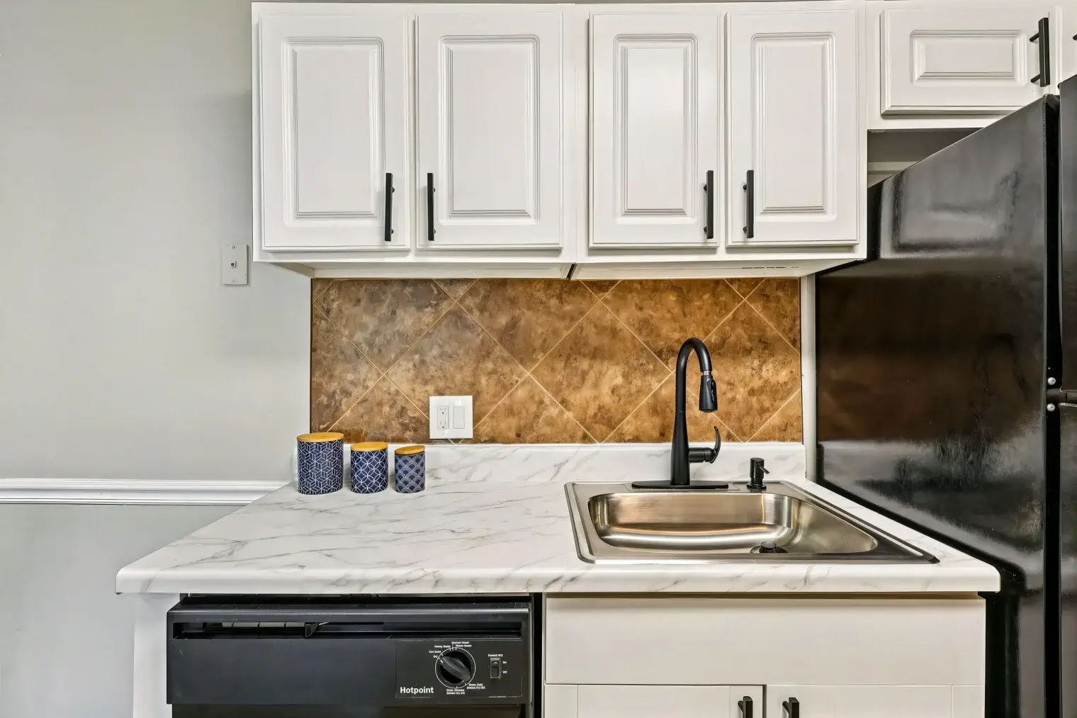 15 web or mls 3151 s babcock st unit 165 s2611 015